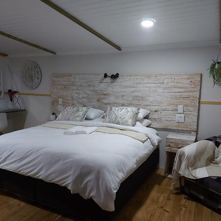 Villa Mariss Guesthouse Kraaifontein Esterno foto
