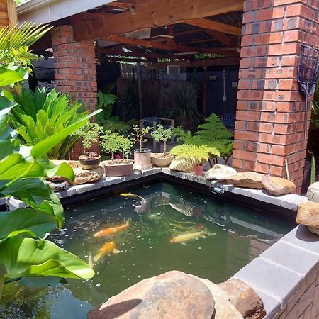 Villa Mariss Guesthouse Kraaifontein Esterno foto