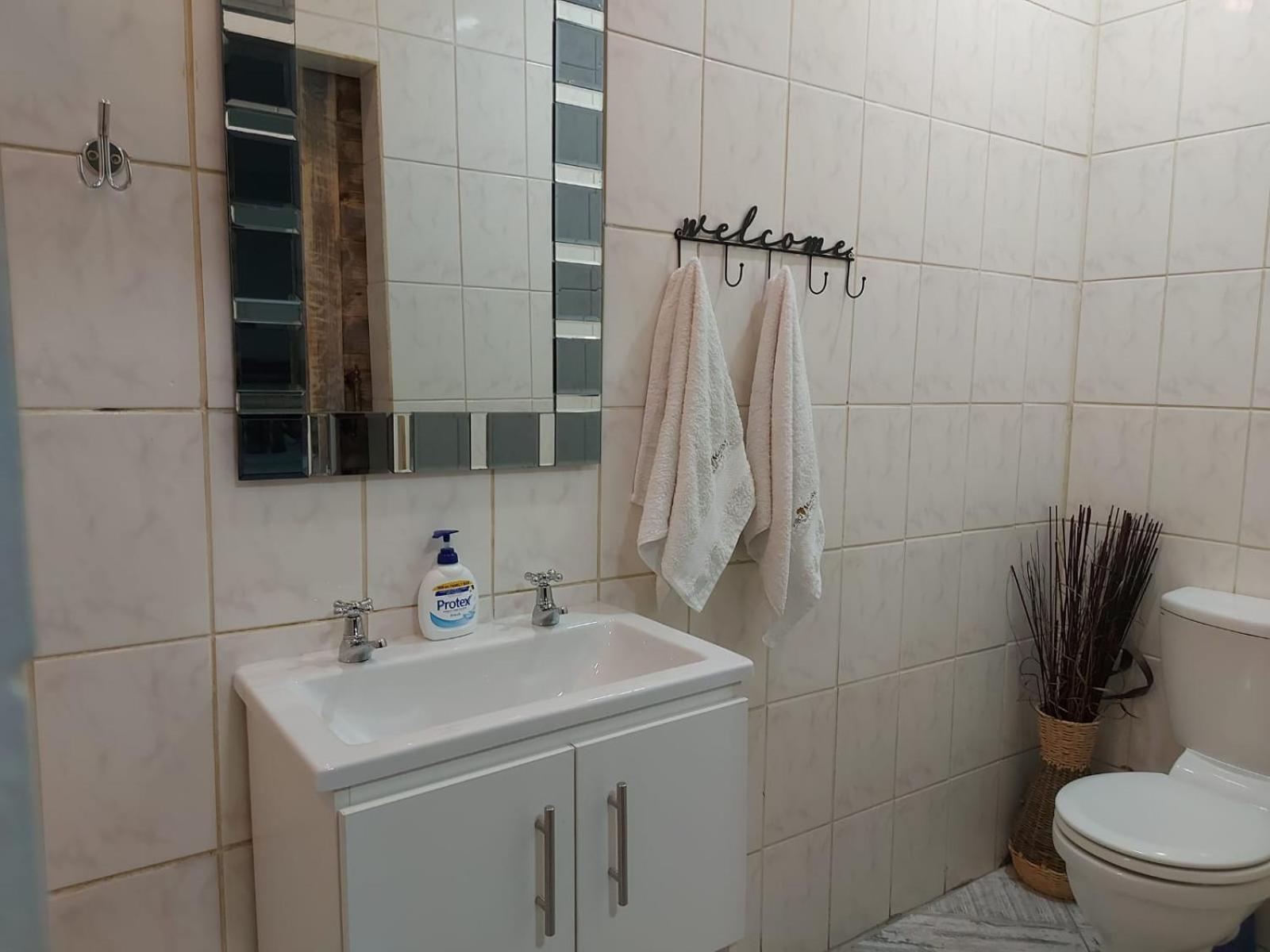 Villa Mariss Guesthouse Kraaifontein Esterno foto