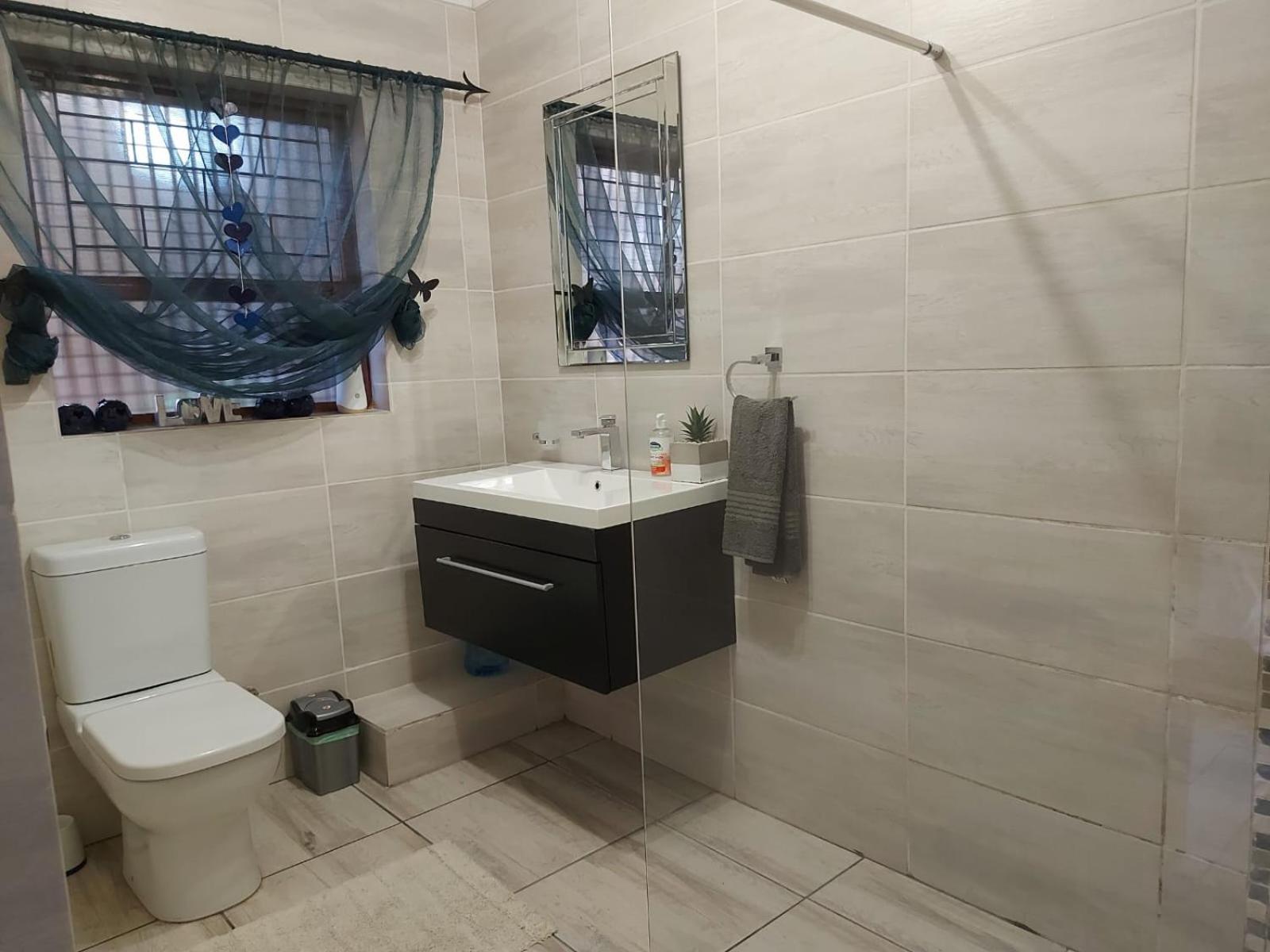 Villa Mariss Guesthouse Kraaifontein Esterno foto
